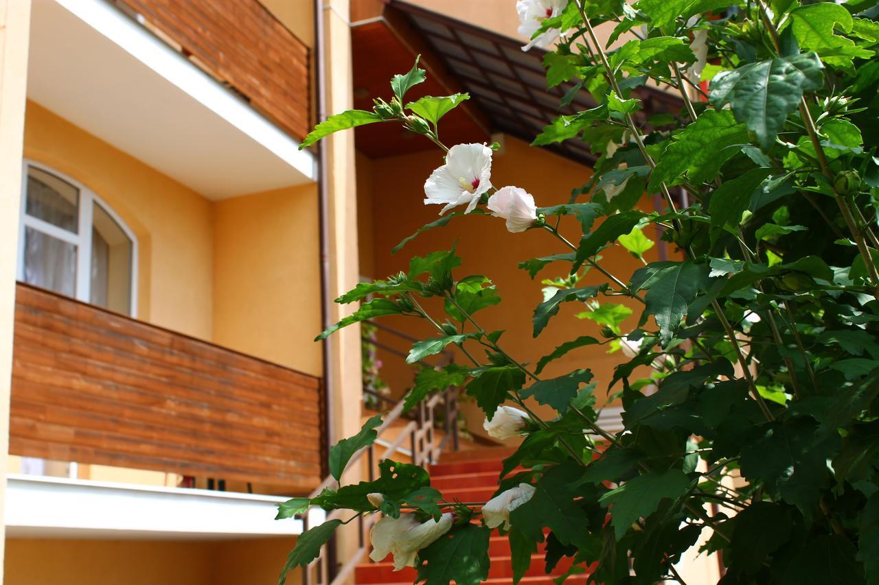 Gortenziya Hotel Polyana  Bagian luar foto